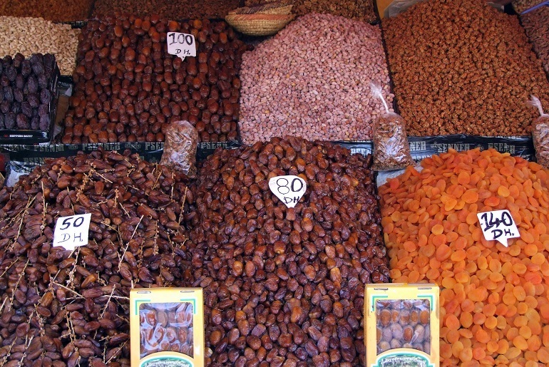 Datteln auf dem Markt in Marrakesch
